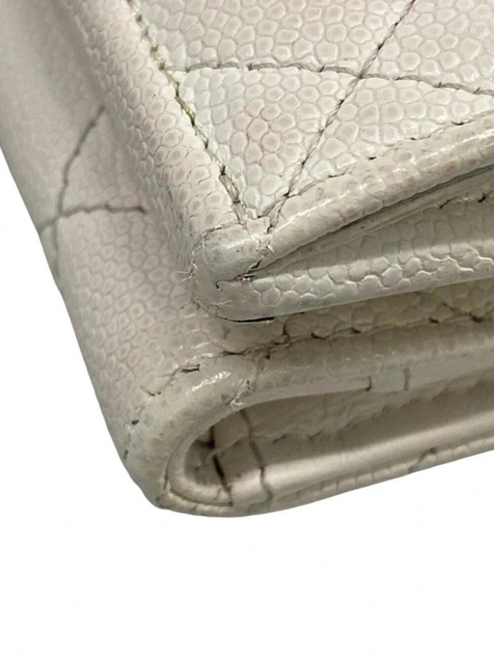 CHANEL Matelasse White Calfskin Trifold Wallet - Picture 7 of 10